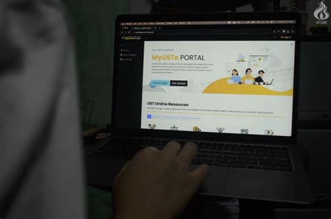 usteportal|Integrated MyUSTe portal goes live, draws mixed reactions.